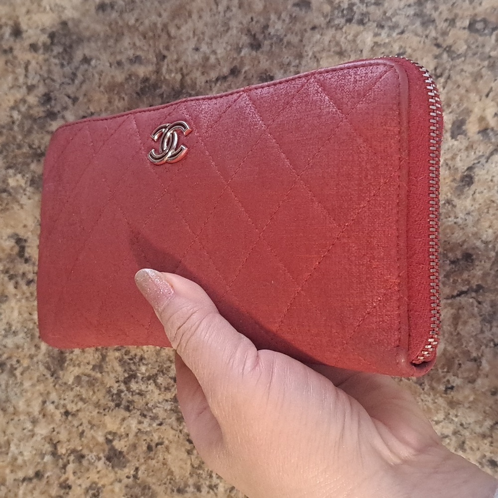 Authentic Chanel Red Quilted Zippy Wallet - Picture 10 of 11
